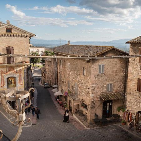Brunelli Appartamenti Assisi Esterno foto